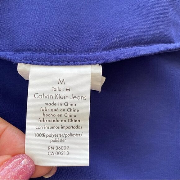 Calvin Klein top with v-neck and raglan sleeves - Picture 10 of 11